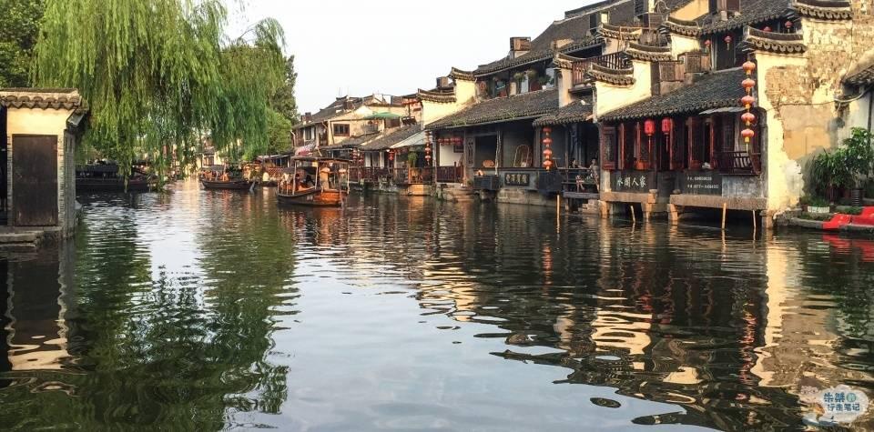 线上线下都在关闭HM门店，诋毁新疆棉花给HM带来了哪些负面影响？